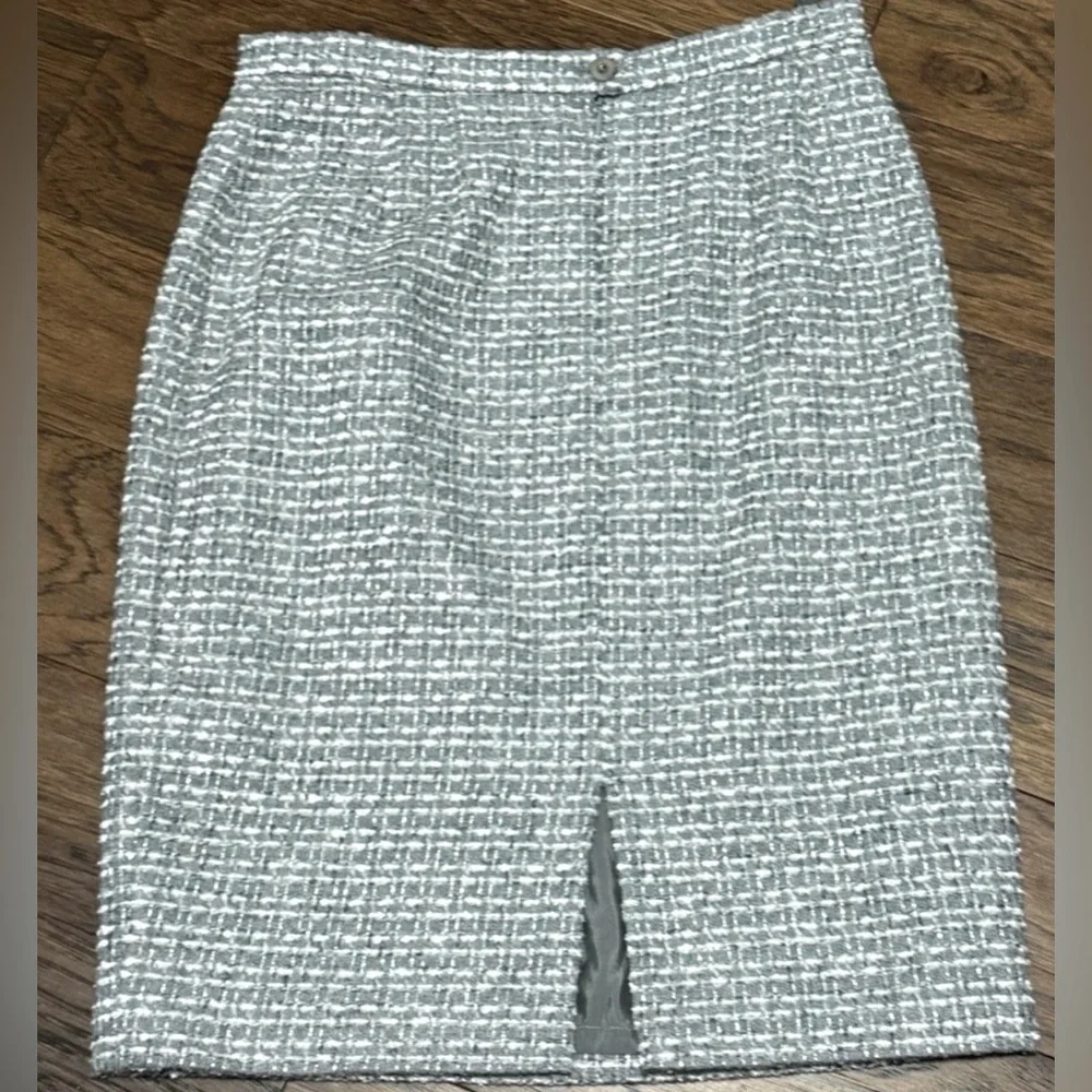 Escada Neiman Marcus Tweed Virgin Wool Blend Pencil Skirt Silver Gray 40 Germany